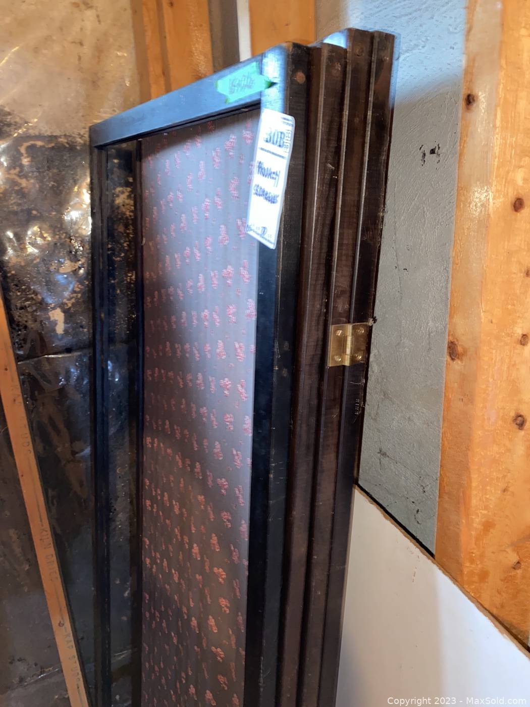 Four-Section Privacy Screens | Maxsold