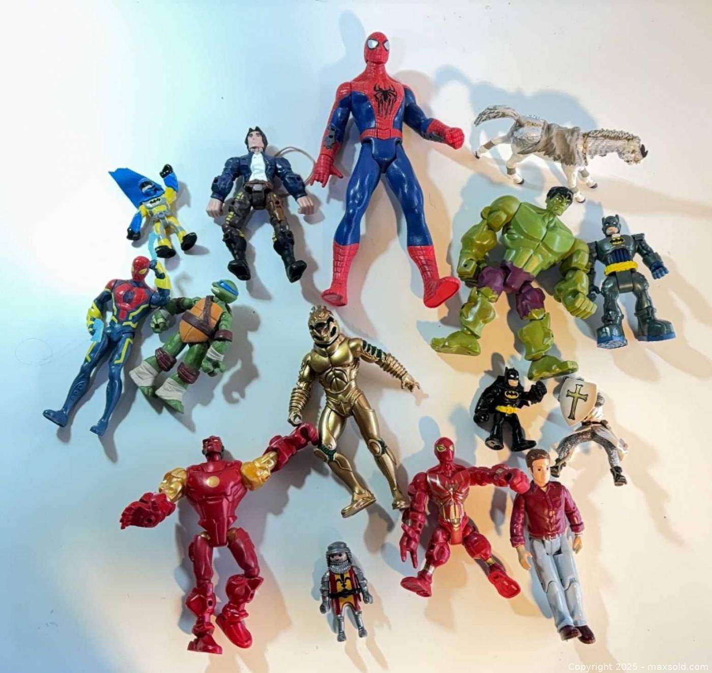 Mixed action figure lot 14 pcs | Maxsold