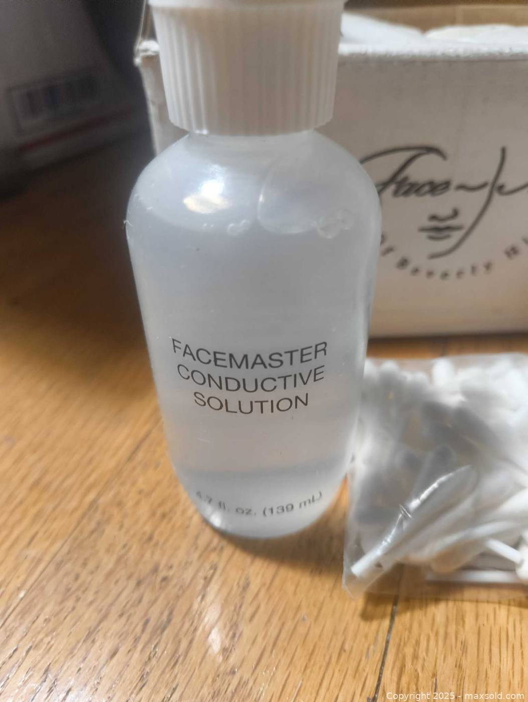 FaceMaster Beverly Hills Skincare System Kit | Maxsold
