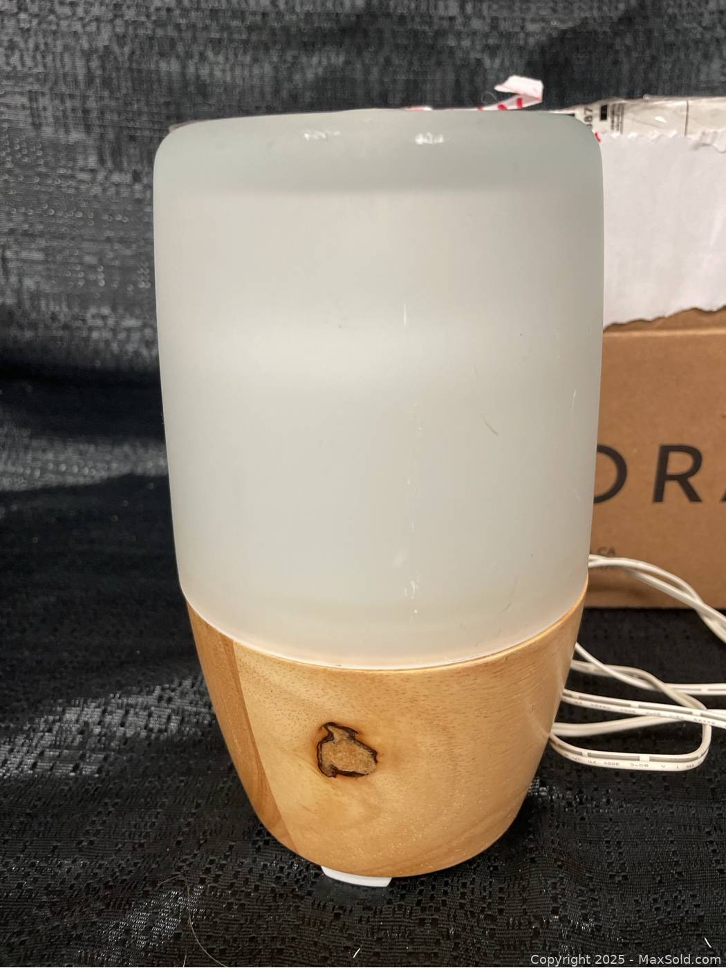 Homedics Ellia Reflect Ultrasonic Essential Oil Diffuser | Maxsold