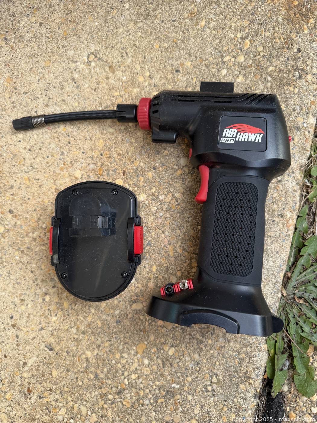 Rechargeable Air Hawk Pro Cordless Tire Inflator | Maxsold