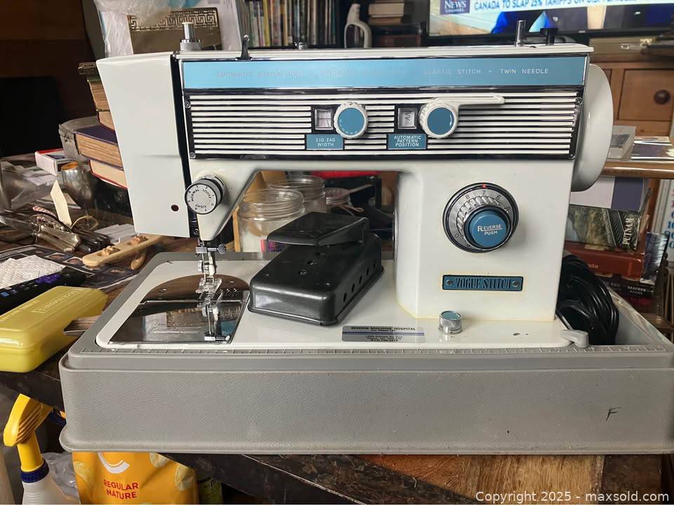 Janome Vogue Stitch 5800 Sewing Machine with Case | Maxsold