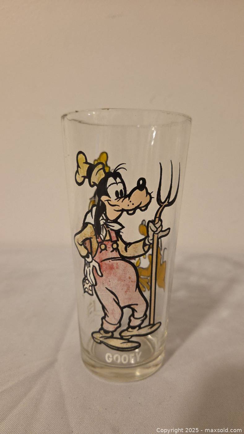 Disney Goofy & Grumpy Mugs, Goofy & Droopy Glasses | Maxsold