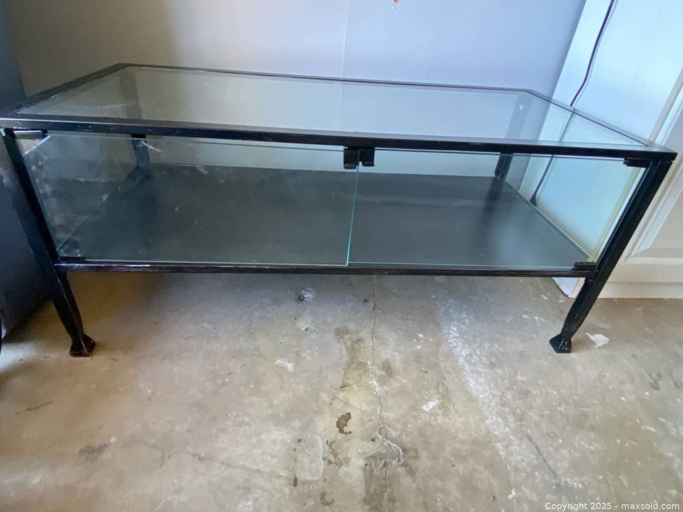 Glass And Metal Display Coffee Table | Maxsold - Glass And Metal Display Table