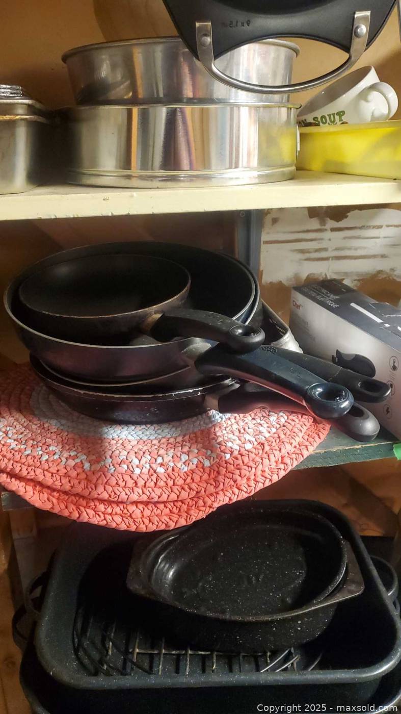 Lot of mixed cookware and utensils | Maxsold