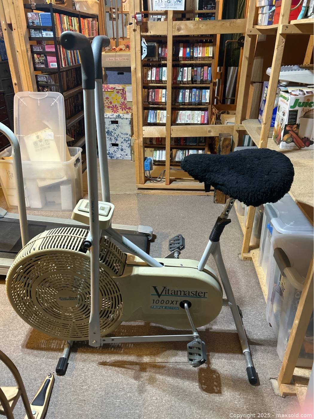 Vitamaster Exercise Machine Vitamaster 1000XT exercise bike | Maxsold